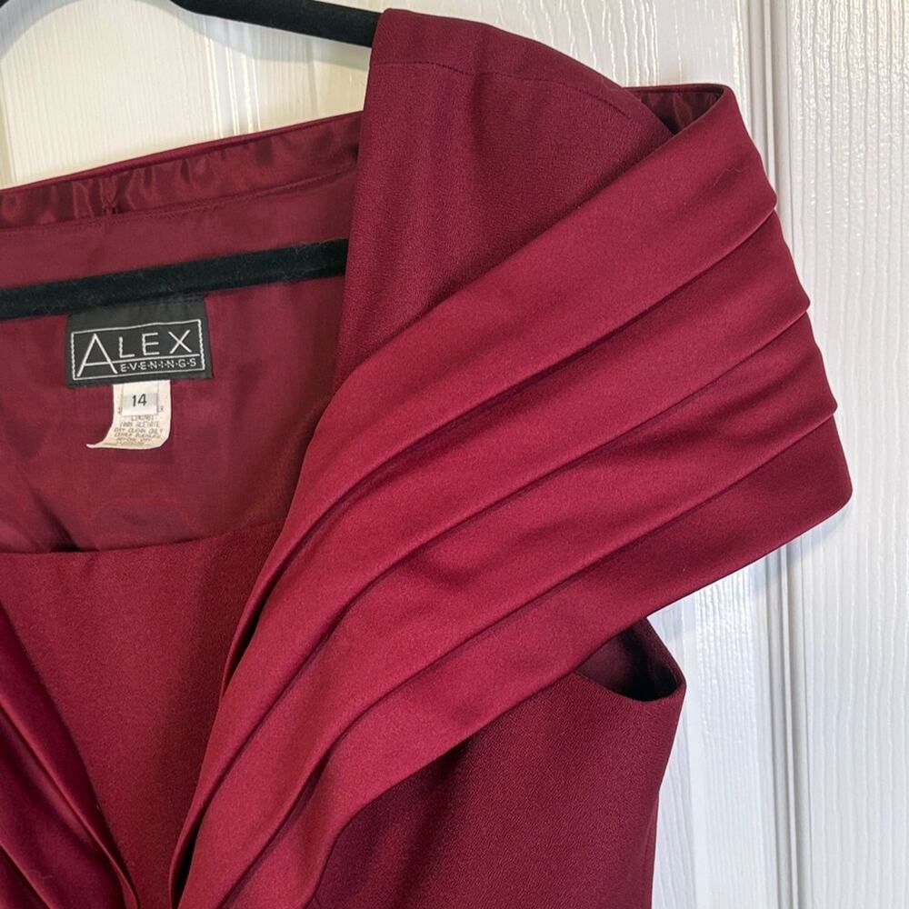 EUC Alex Evenings Deep Red Women's Evening Gown - Vintage - Picture 10 of 11